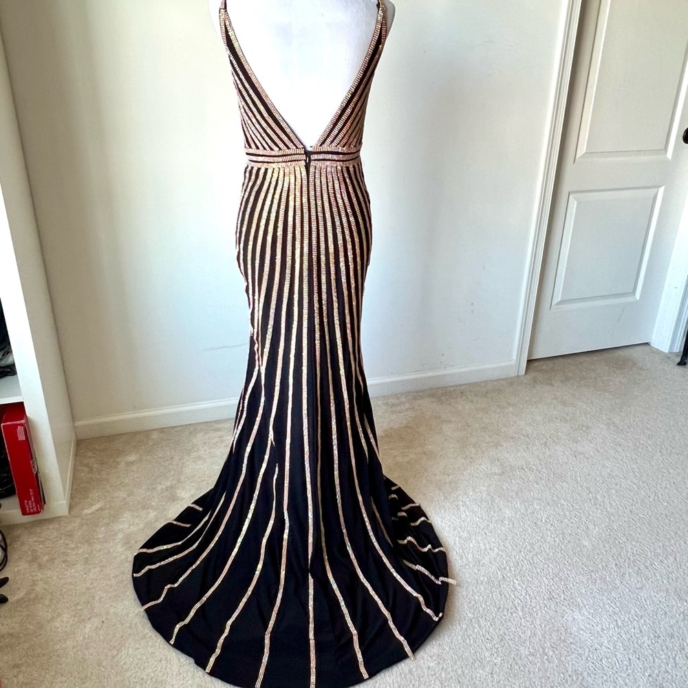 JOVANI Rhinestone Sleeveless V-Neck Deep Back Gold/Black Prom Dress—SZ. 8 - Picture 6 of 17
